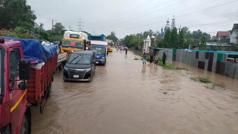 মিরসরাইয়ে নিম্নাঞ্চলের পানি এখনো নামেনি, বাড়ছে দুর্ভোগ