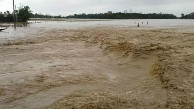 ঢল আর বৃষ্টিতে বন্যা পরিস্থিতির অবনতি