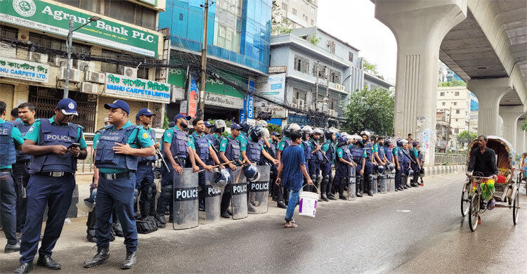 বায়তুল মোকাররমে বাড়তি পুলিশ মোতায়েন