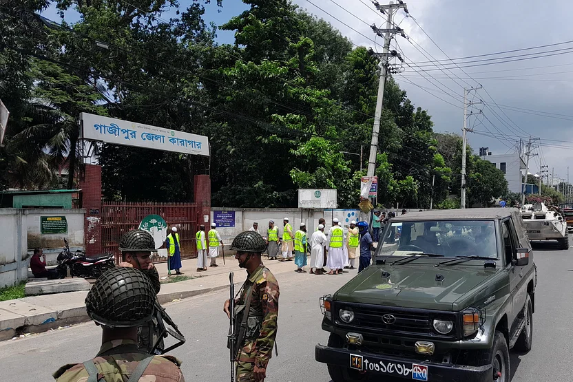 গাজীপুর জেলা কারাগারে বিক্ষোভ-গুলি, কাশিমপুর কারাগারের সুপার প্রত্যাহার