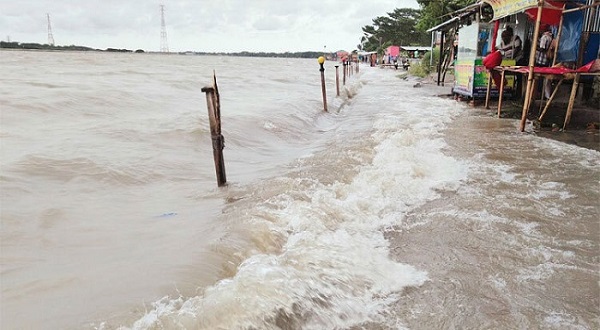 বিপৎসীমার ওপরে দক্ষিণের সব নদীর পানি