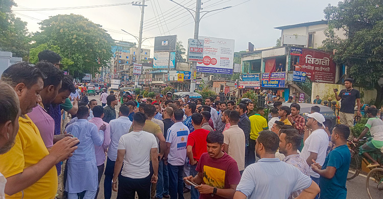 বাংলাদেশে থাকা ভারতীয়দের দূতাবাসের সঙ্গে যোগাযোগের নির্দেশ