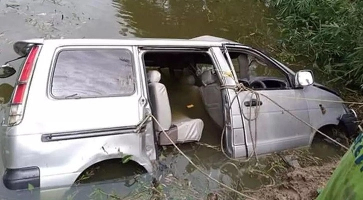 কুষ্টিয়ায় মাইক্রোবাসের চাপায় মুহূর্তেই ঝরে গেল ৪  শিশুর প্রাণ