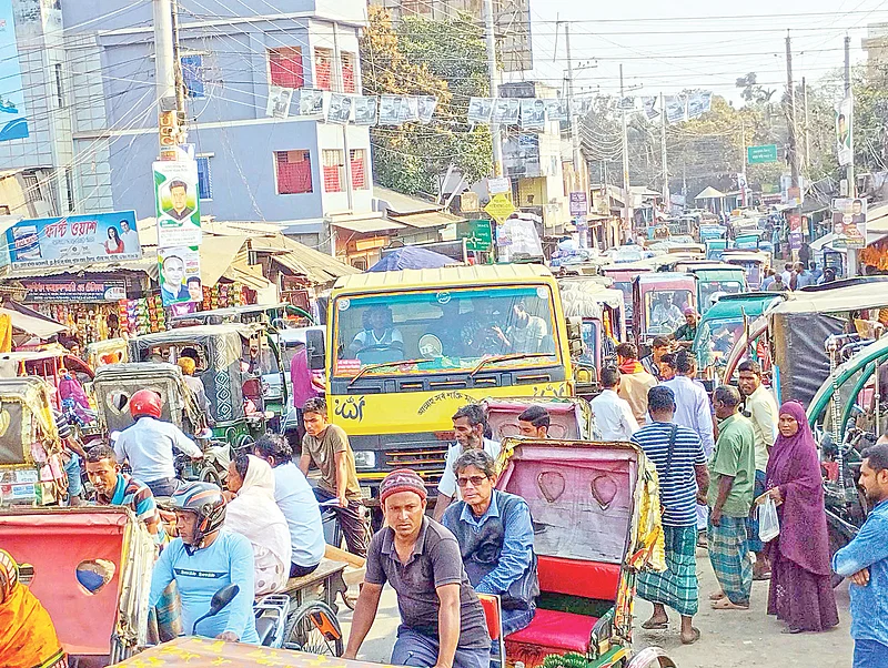 অসহনীয় যানজটে ভোগান্তি”গাইবান্ধা শহরে”