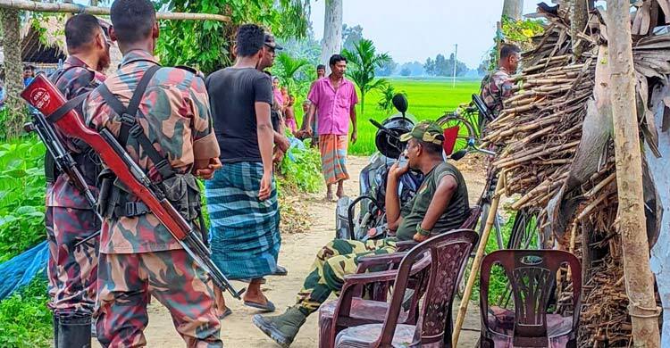 পতাকা বৈঠক শেষে অনুপ্রবেশকারী বিএসএফ সদস্যকে ফেরত দিল বিজিবি