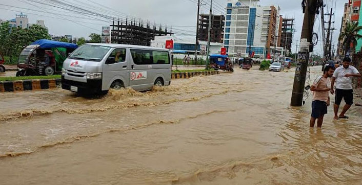 পানিবন্দি কক্সবাজার, আটকা পড়েছেন হাজারো পর্যটক