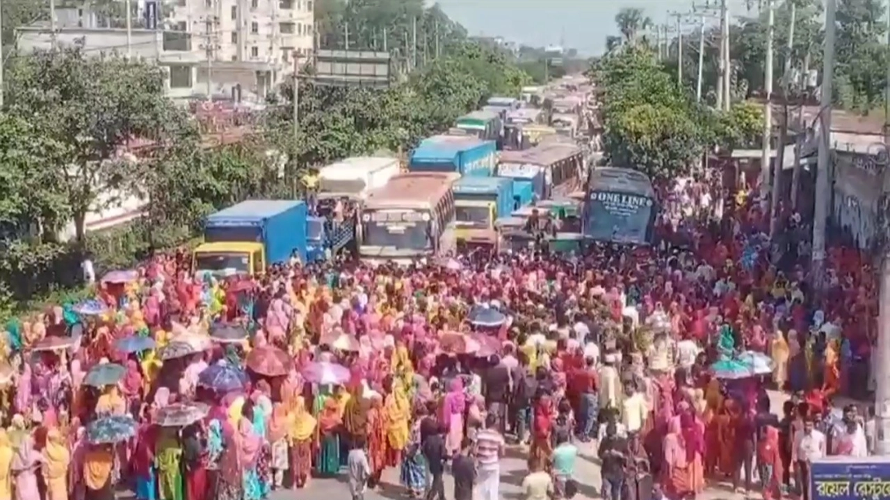 শ্রমিকদের অবরোধের ৭ ঘণ্টা পর টঙ্গীতে যানচলাচল স্বাভাবিক