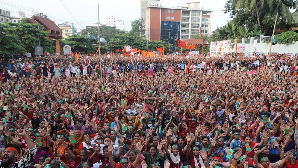 চট্টগ্রামে মহাসমাবেশ ৮ দফা দাবি বাস্তবায়ন না হলে ঢাকায় কঠোর কর্মসূচির হুঁশিয়ারি হিন্দু ধর্মাবলম্বীদের