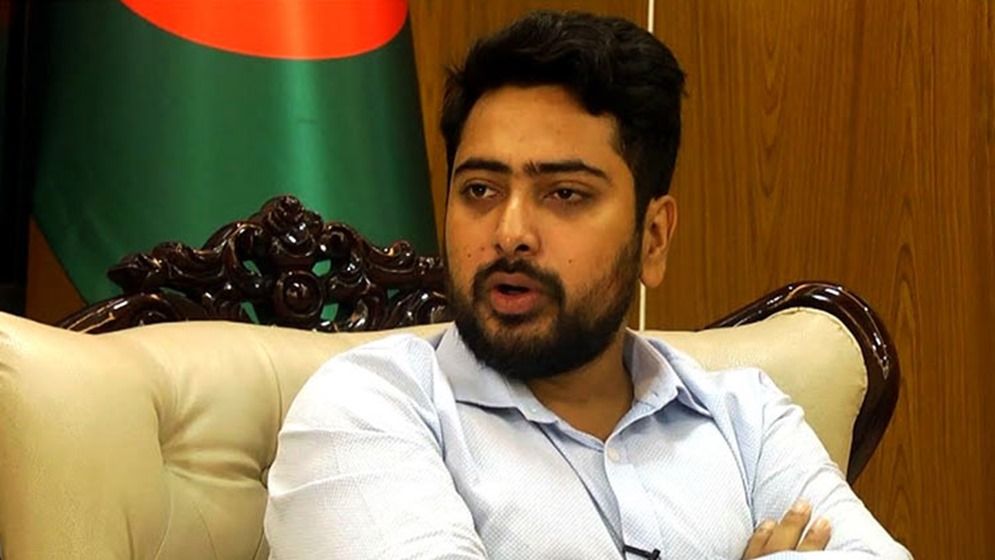 রাজনীতি করার অধিকার হারিয়েছে আ.লীগ: উপদেষ্টা নাহিদ