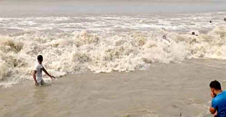গভীর নিম্নচাপটি এখন ঘূর্ণিঝড় ‘ফিনজাল’