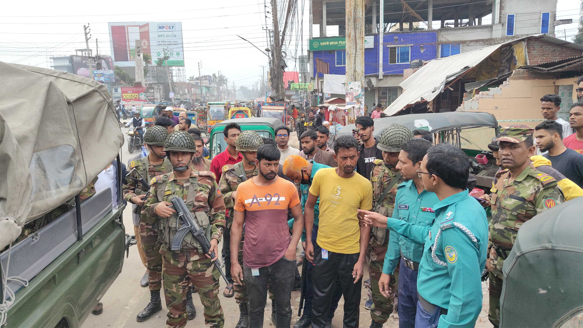 বরিশাল বিশ্ববিদ্যালয়ের শিক্ষার্থীকে মারধর করলেন অটোরিকশা চালকরা