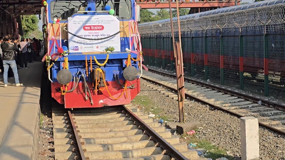 পদ্মা সেতু হয়ে বেনাপোল-ঢাকা রুটে চালু হলো ‘রূপসী বাংলা’ এক্সপ্রেস