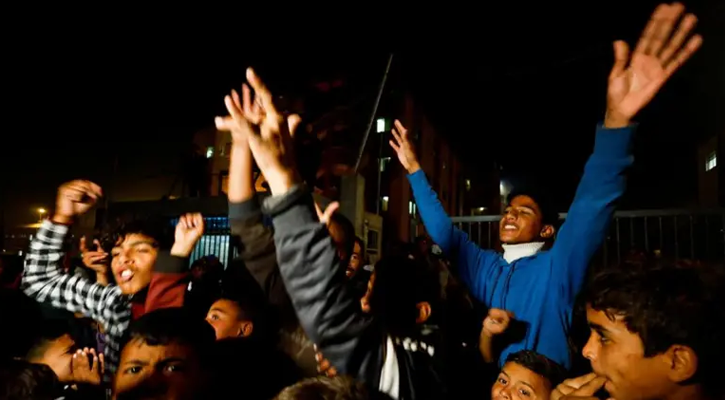 যুদ্ধবিরতির খবরে গাজায় ফিলিস্তিনিদের উচ্ছ্বাস