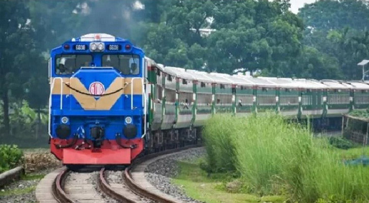 রানিং স্টাফরা দাবিতে অনড়, ‘বন্ধ হচ্ছে’ ট্রেন চলাচল