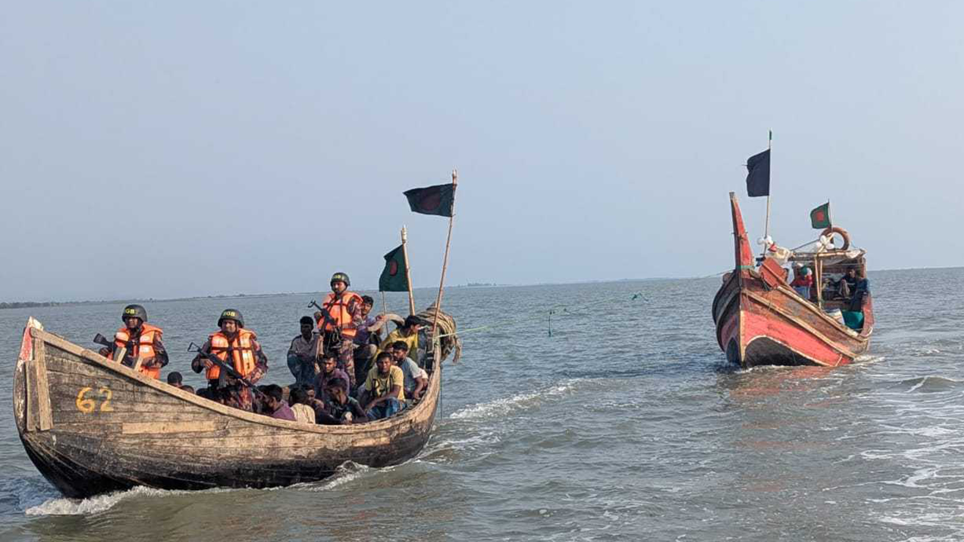 আরাকান আর্মির হাতে আটক ২৬ জেলেকে ফেরত আনল বিজিবি