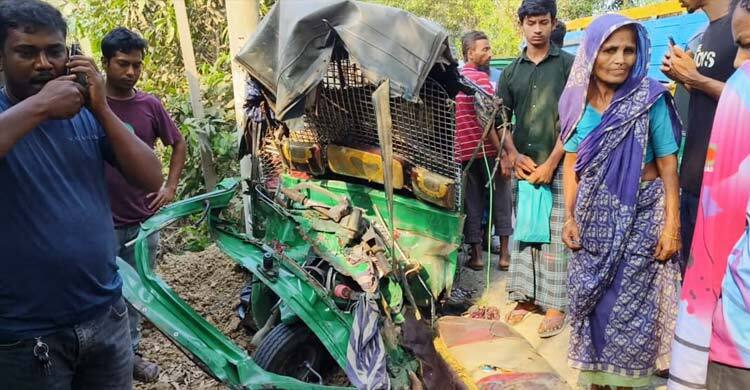 গাজীপুরে ট্রাক-সিএনজি অটোরিকশা সংঘর্ষে নিহত ৩