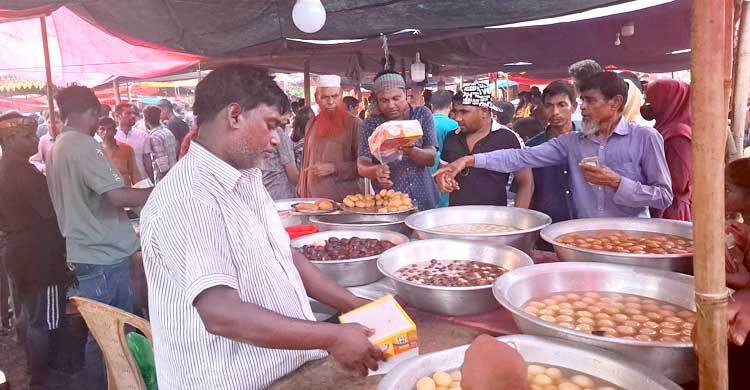 জমে উঠেছে টাঙ্গাইলের ঐতিহ্যবাহী ‘জামাই মেলা’
