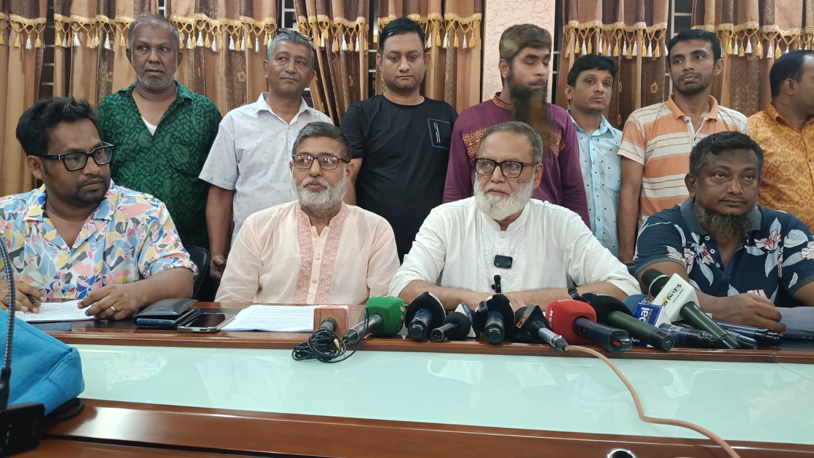 কুমিল্লায় কেমিস্ট সমিতি নিয়ে রাজনৈতিক নাটক! কোটি টাকার বিনিময়ে বিতর্কিত কমিটি গঠন