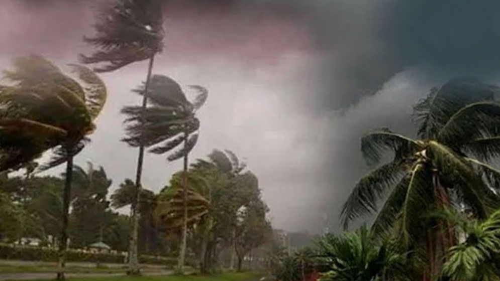 দুপুরের মধ্যে ৭ জেলায় বজ্রবৃষ্টির পূর্বাভাস, হতে পারে ঝড়