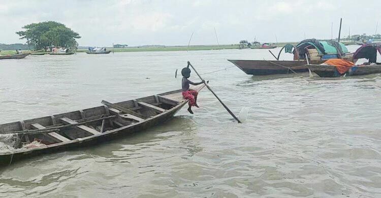 দক্ষিণাঞ্চলে বিপৎসীমার ওপরে ৬ নদীর পানি