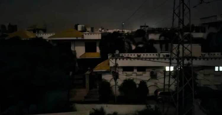 ভারত-পাকিস্তান সীমান্তে চলছে তীব্র গোলাবর্ষণ