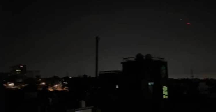 পাকিস্তানের ক্ষেপণাস্ত্র হামলা, জম্মুর বিমানবন্দরে বিকট বিস্ফোরণ