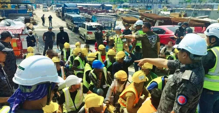 টার্গেটেড স্ট্রাইক অপারেশন মালয়েশিয়ায় ১০৭ বাংলাদেশিসহ ১৬২ অবৈধ অভিবাসী গ্রেফতার