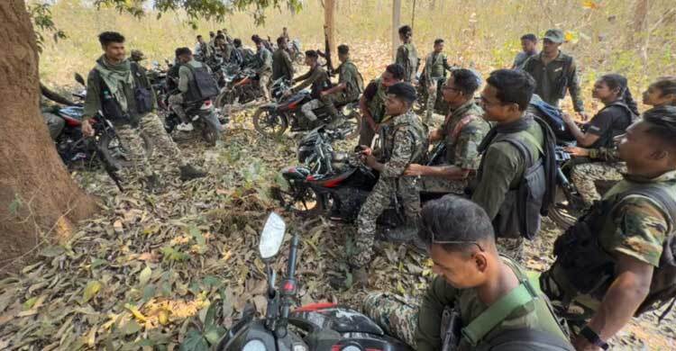 সিপিআই (মাও) শীর্ষনেতাসহ ২৭ মাওবাদীকে হত্যা করেছে ভারত