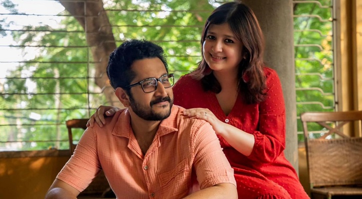 পুত্রসন্তানের বাবা-মা হলেন পরমব্রত ও পিয়া