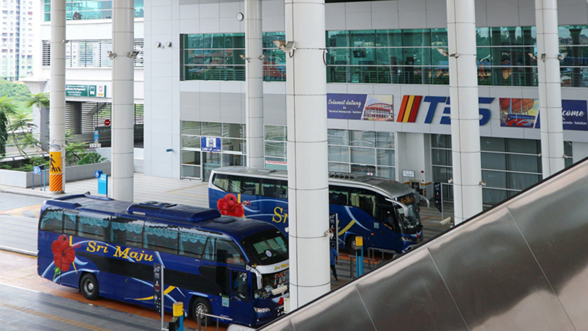 মালয়েশিয়ায় এক্সপ্রেস ও ট্যুর বাসে সিটবেল্ট বাঁধা বাধ্যতামূলক করা হলো