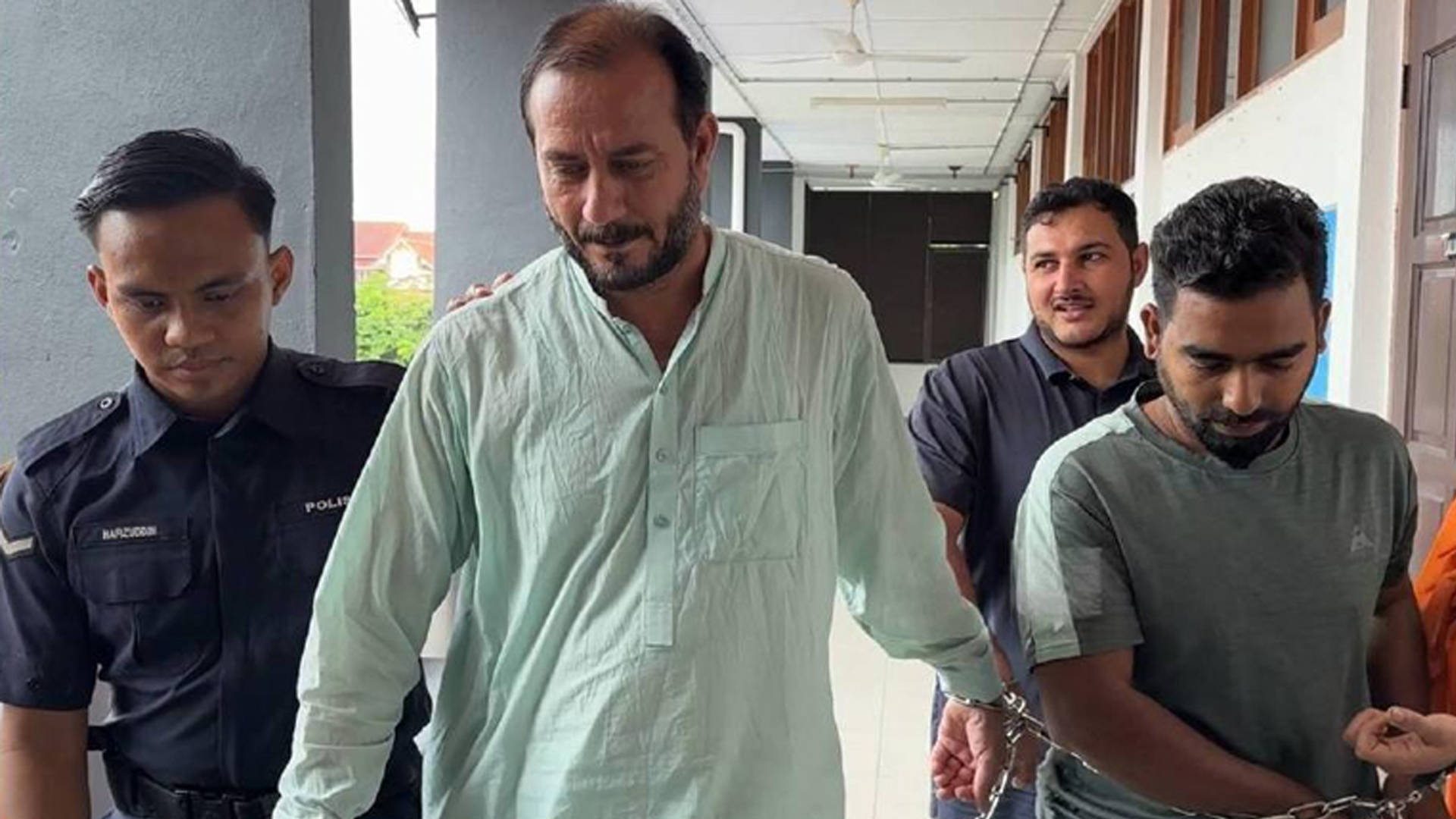 মালয়েশিয়ায় মারামারি করায় দুই পাকিস্তানি ও এক বাংলাদেশিকে জরিমানা