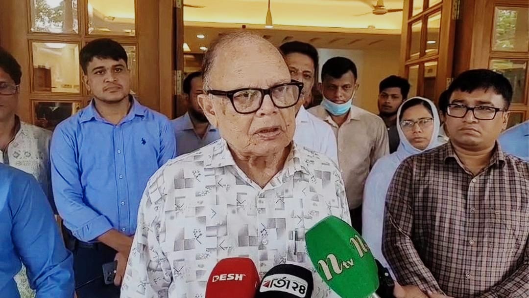 বন্যাক্রান্ত এলাকায় ওএমএসের বরাদ্দ বাড়ানো হবে: কুমিল্লায় খাদ্য উপদেষ্টা