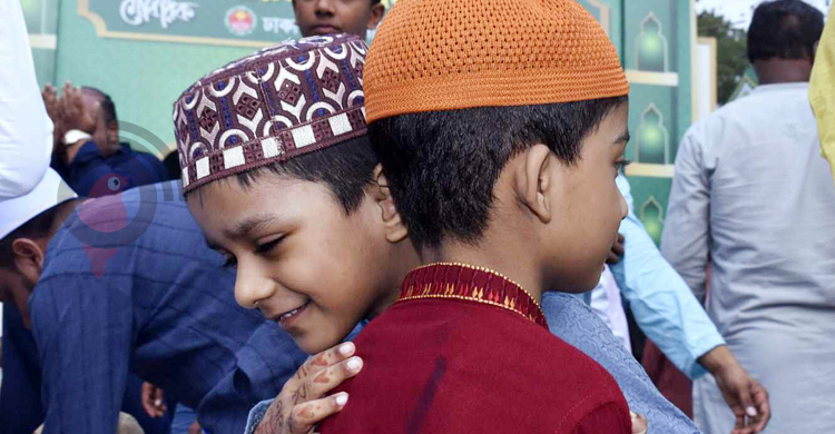 ত্যাগের মহিমায় উদযাপিত হচ্ছে পবিত্র ঈদুল আজহা