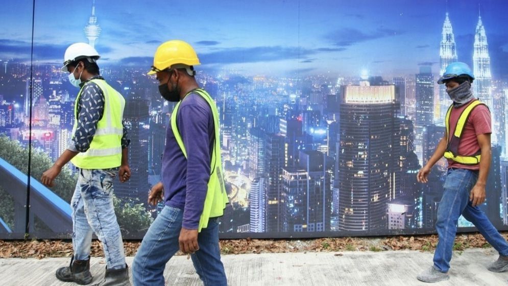 মালয়েশিয়ায় অক্টোবর থেকে অভিবাসী কর্মীদের প্রভিডেন্ট ফান্ড বাধ্যতামূলক