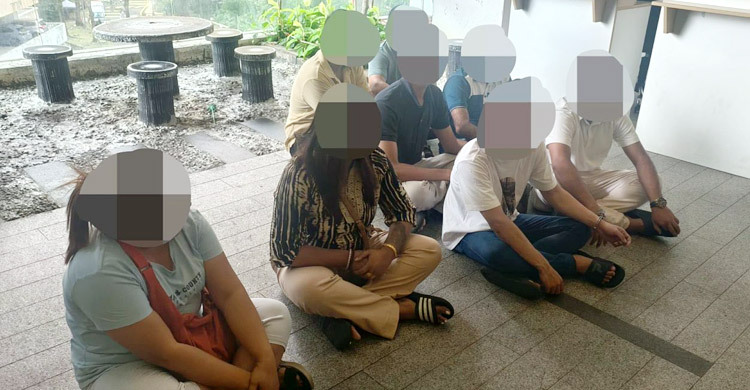 মালয়েশিয়ায় বাংলাদেশিসহ ১৩ অভিবাসী আটক