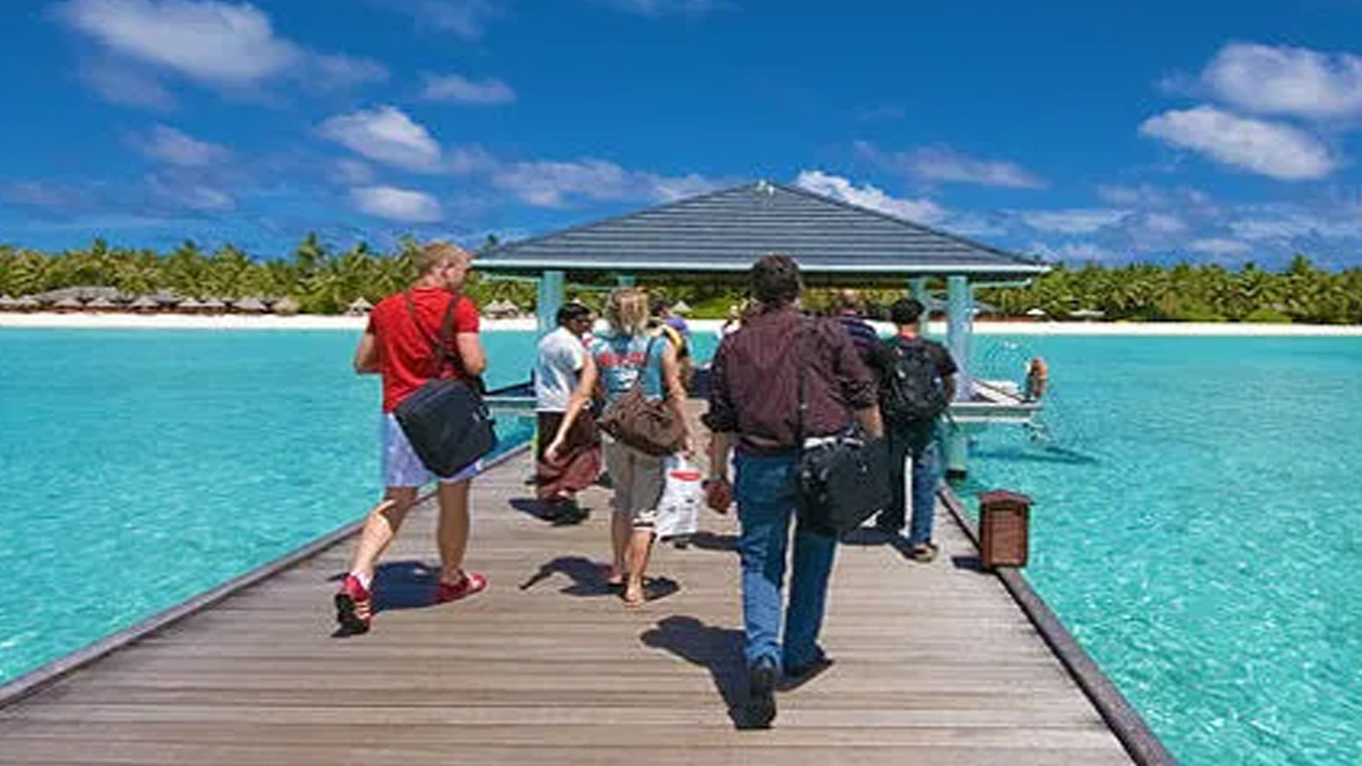 আর্থিক নিশ্চয়তা পেতে ভ্রমণ বীমা করে মালদ্বীপ যাওয়ার পরামর্শ