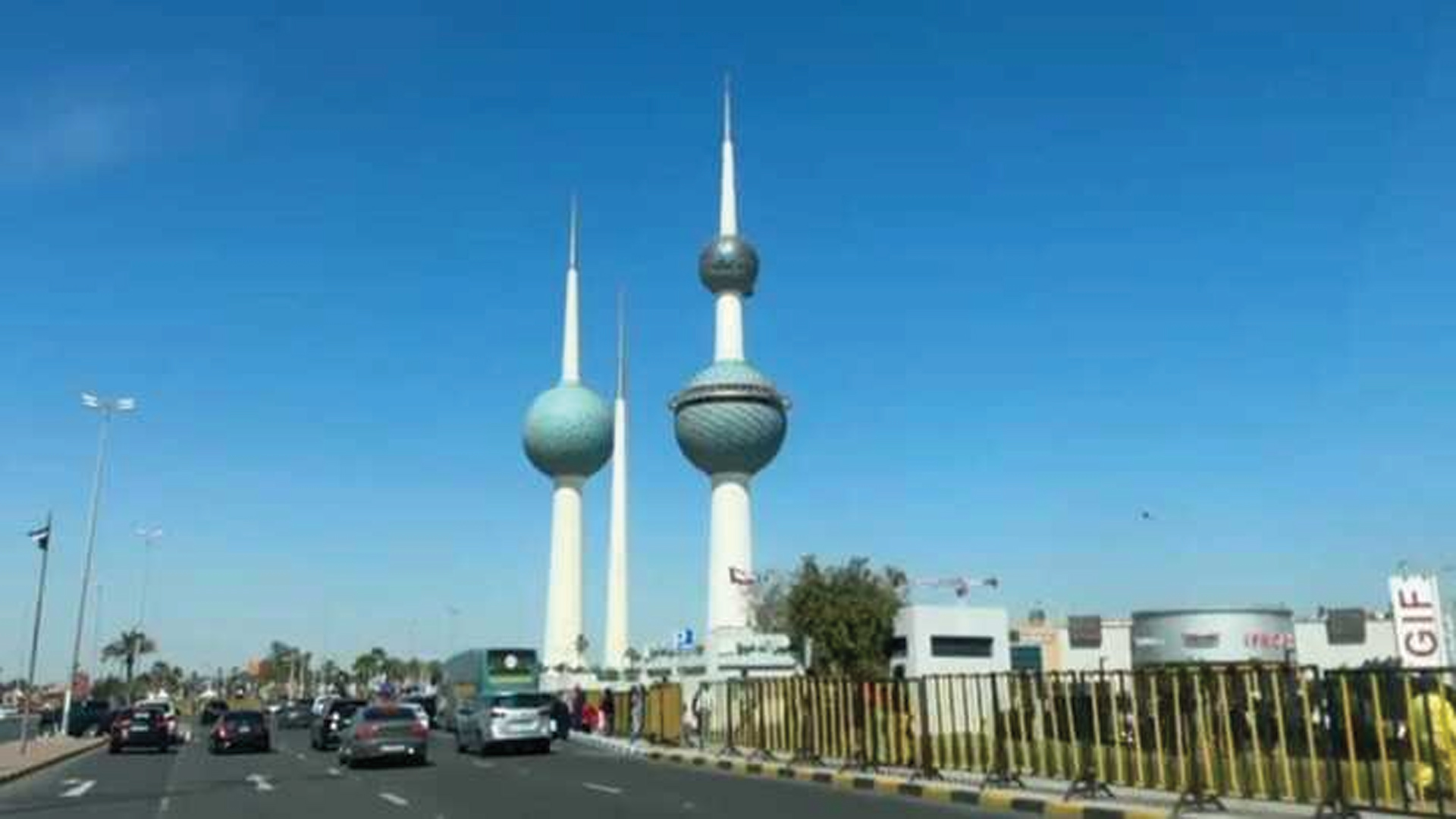 দুই মাসে ছয় হাজারের বেশি বিদেশিকে ফেরত পাঠিয়েছে কুয়েত