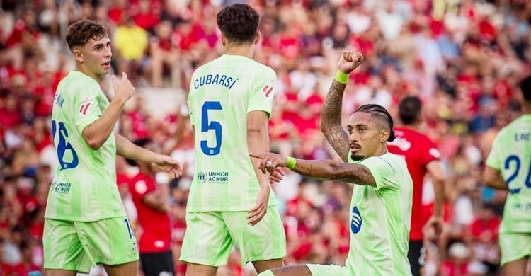 লা লিগা দাপুটে জয়ে নতুন মৌসুম শুরু চ্যাম্পিয়ন বার্সেলোনার