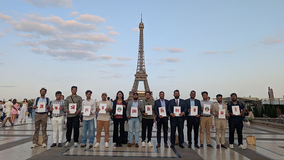 প্রবাসীদের ভোটাধিকার চেয়ে প্যারিসে বাংলাদেশ দূতাবাসে এনসিপির স্মারকলিপি