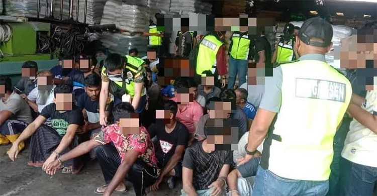 মালয়েশিয়ায় বিশেষ অভিযানে ৩৬ বাংলাদেশি আটক