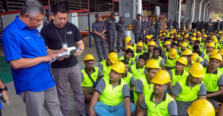 মালয়েশিয়ায় ৩০৬ বাংলাদেশি আটক