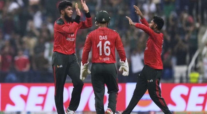 আফগানিস্তানকে হারিয়ে লড়াইয়ে টিকে রইলো বাংলাদেশ