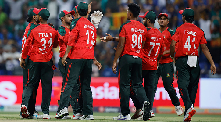 অঘোষিত সেমিফাইনালে টস জিতে ফিল্ডিংয়ে বাংলাদেশ