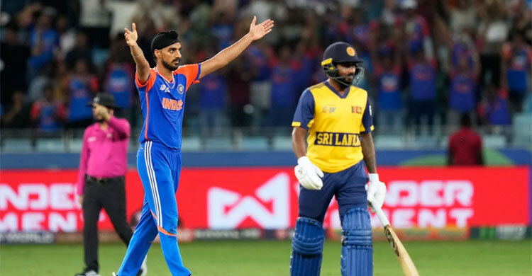 সুপার ওভারের নাটকীয়তায় শ্রীলঙ্কাকে হারালো ভারত