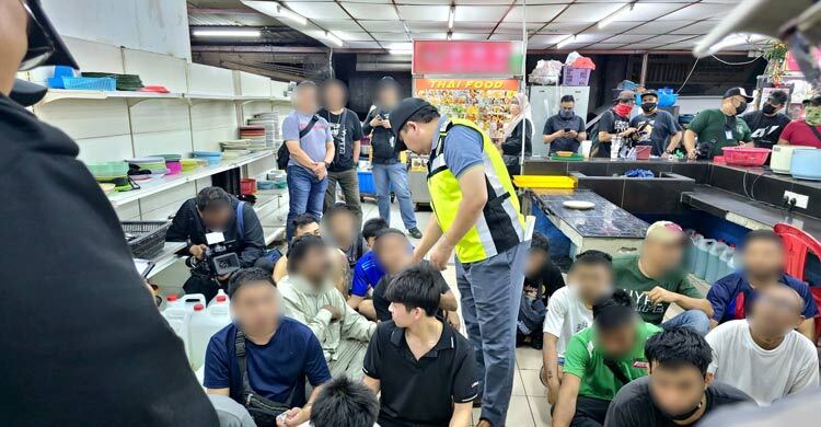 মালয়েশিয়ায় ফুড কোর্টে অভিযান: বাংলাদেশিসহ ৫৫ অভিবাসী আটক