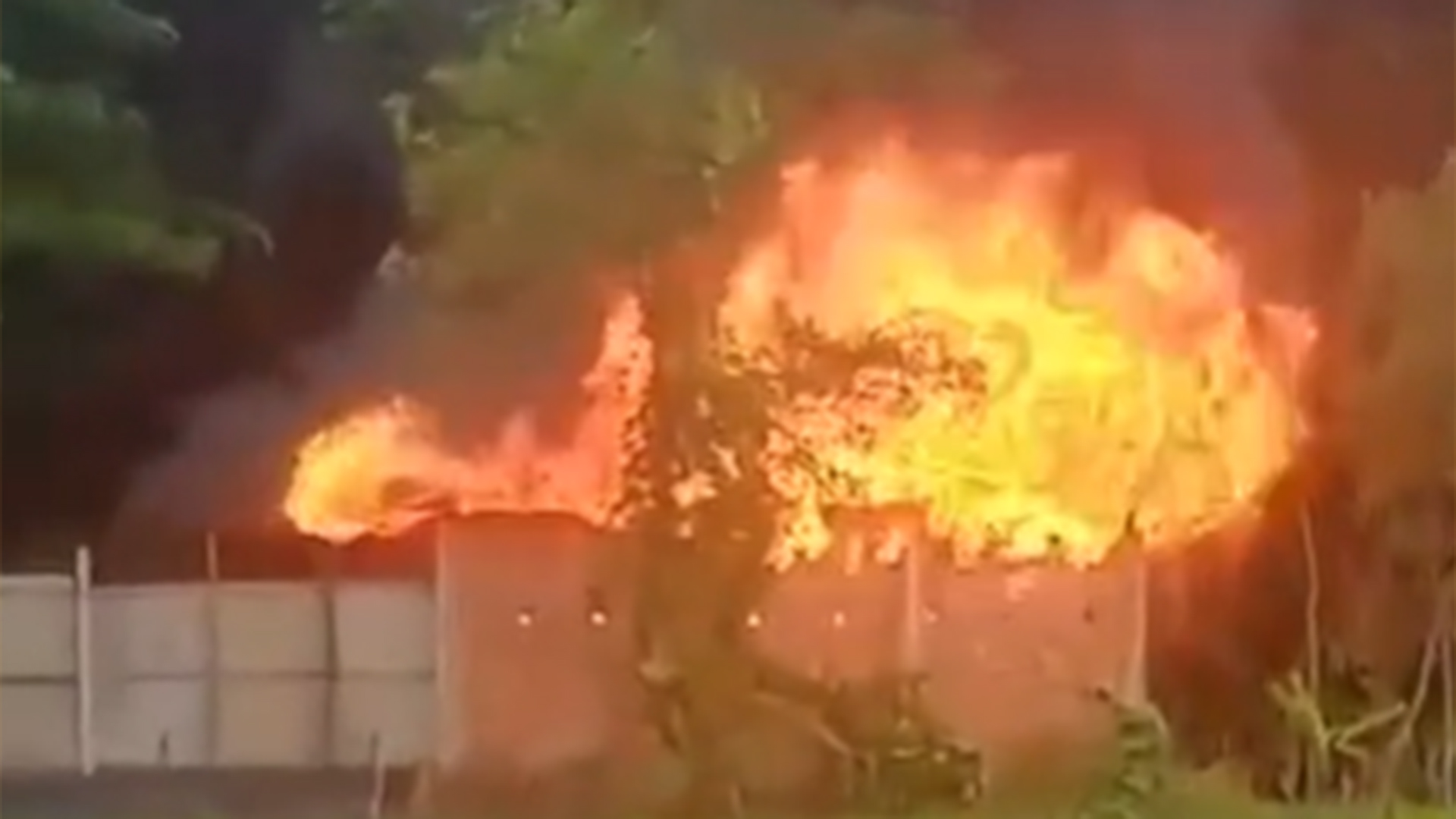 চট্টগ্রামে সিলিন্ডারের গুদামে বিস্ফোরণ, দগ্ধ ১০