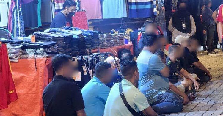 মালয়েশিয়ায় বিশেষ অভিযানে ২১ বাংলাদেশিসহ গ্রেফতার ৩৮