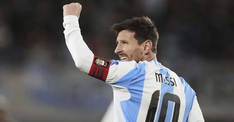 হাত নেড়ে সমর্থকদের ‘গুড বাই’ বললেন মেসি