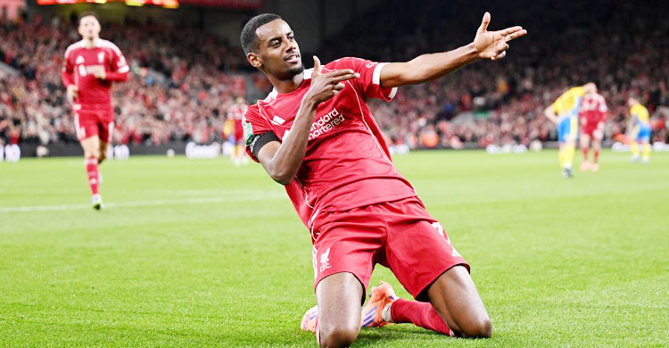 লিভারপুল জিতলেও কাঁটা একিতিকের লাল কার্ড, কষ্টার্জিত জয় চেলসির