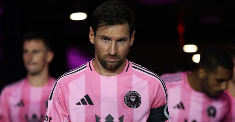 চুক্তি বাড়াতে রাজি, মিয়ামিতেই ক্যারিয়ার শেষ করবেন মেসি!